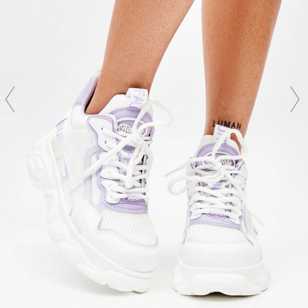 Buffalo
WHITE & PURPLE CLD CHAI CHUNKY SNEAKERS